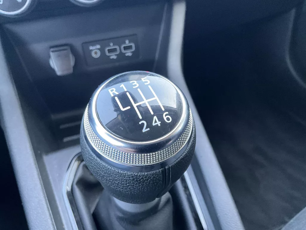 Renault Clio 1.0 TCe 90 Equilibre Renault Clio 1.0 TCe 90 Equilibre