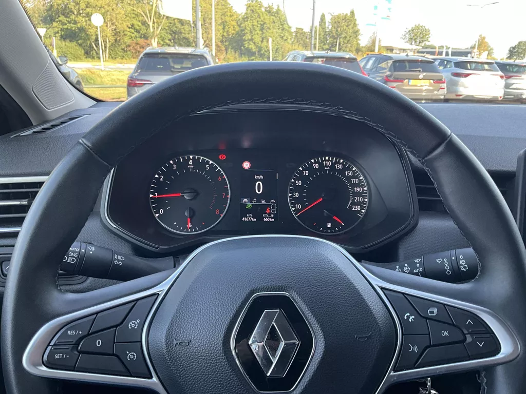 Renault Clio 1.0 TCe 90 Equilibre Renault Clio 1.0 TCe 90 Equilibre