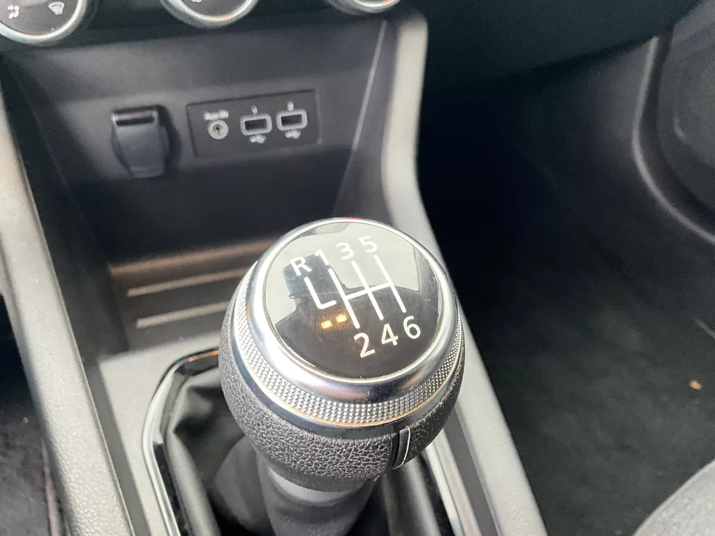 Renault Clio 1.0 TCe 90 Equilibre Renault Clio 1.0 TCe 90 Equilibre