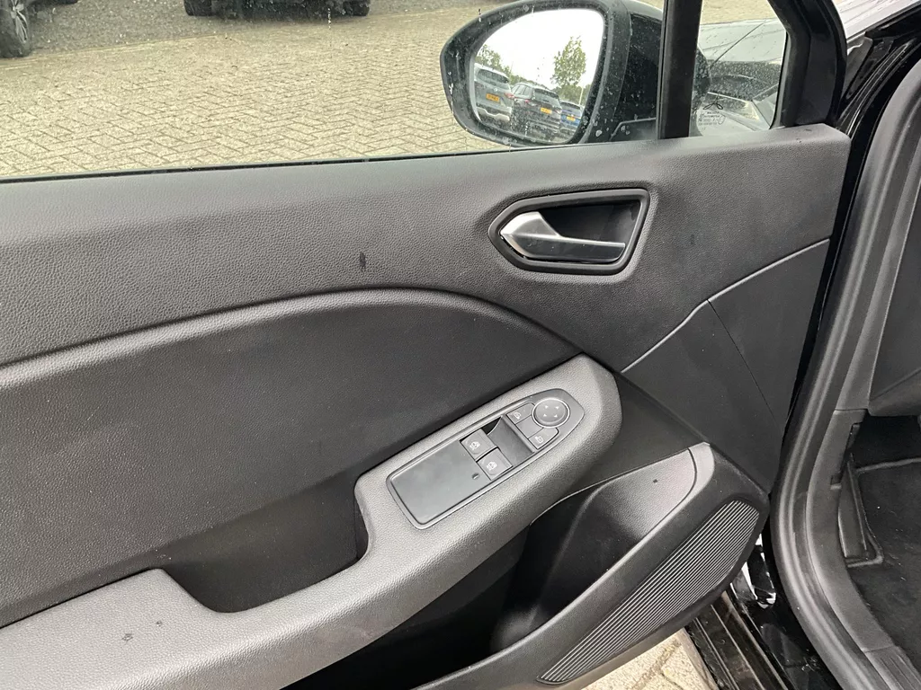 Renault Clio 1.0 TCe 90 Equilibre Renault Clio 1.0 TCe 90 Equilibre