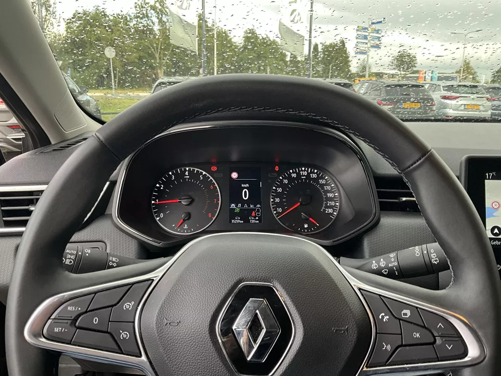 Renault Clio 1.0 TCe 90 Equilibre Renault Clio 1.0 TCe 90 Equilibre