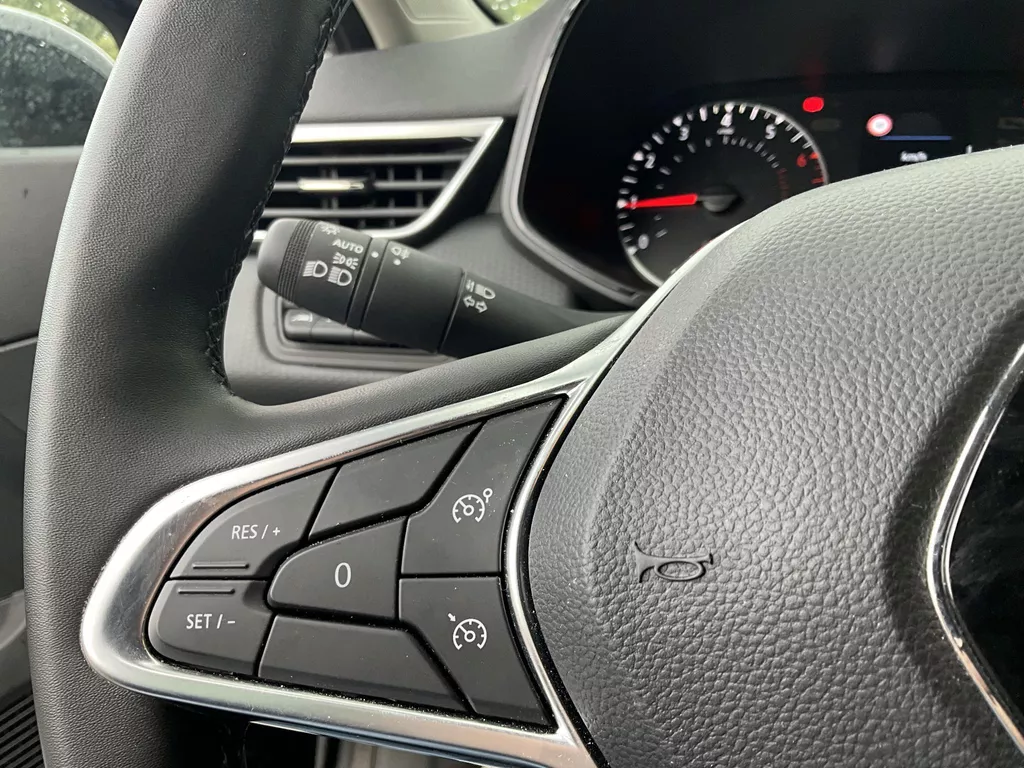 Renault Clio 1.0 TCe 90 Equilibre Renault Clio 1.0 TCe 90 Equilibre