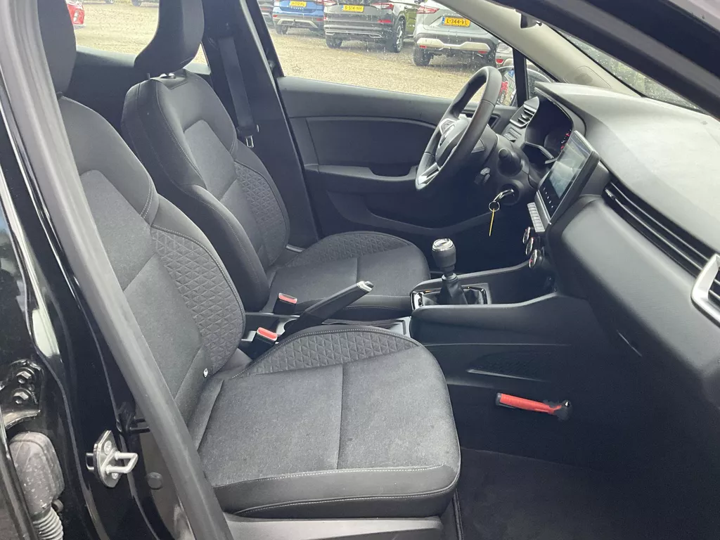 Renault Clio 1.0 TCe 90 Equilibre Renault Clio 1.0 TCe 90 Equilibre