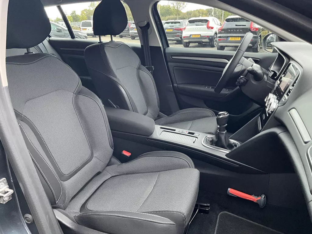 Renault Mégane Estate 1.3 TCe 140 Equilibre Renault Mégane Estate 1.3 TCe 140 Equilibre