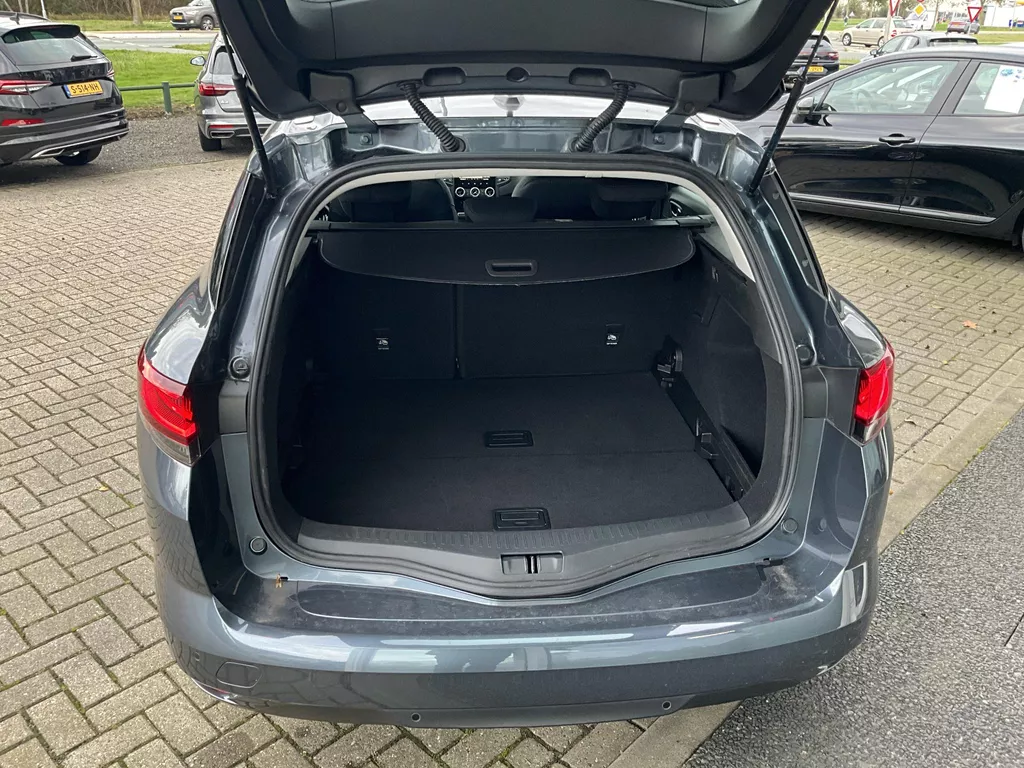 Renault Mégane Estate 1.3 TCe 140 Equilibre Renault Mégane Estate 1.3 TCe 140 Equilibre