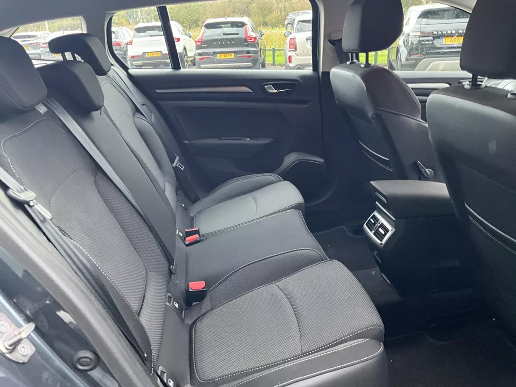 Renault Mégane Estate 1.3 TCe 140 Equilibre Renault Mégane Estate 1.3 TCe 140 Equilibre